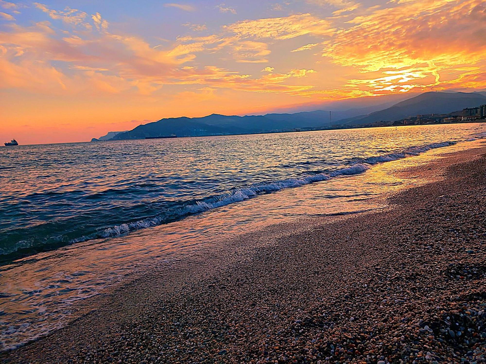 Tramonto Sul Mare - Sea Suite Savona Zewnętrze zdjęcie
