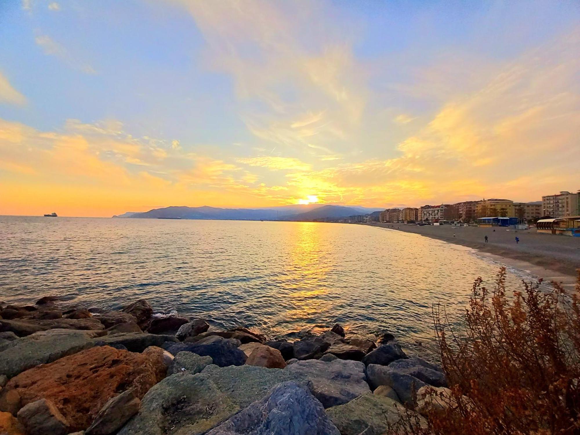 Tramonto Sul Mare - Sea Suite Savona Zewnętrze zdjęcie